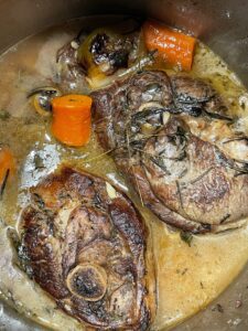 Jēra gaļa_Marinēta jēra ciska_Lēni cepta jēra kāja_Jēra gaļa cena_Svaiga jēra gaļa_Svaigas gaļas piegāde_gaļas piegāde mājās_Pasūtīt gaļu_Bio jēra gaļa_Bioloģiskā gaļa_NegantiGardi_Мясо ягненка_Купить мясо_lamb latvia_pasture raised lamb_grass fed lamb