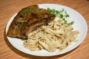 Read more about the article Cūkas Chop steiks uz pannas ar rozmarīnu